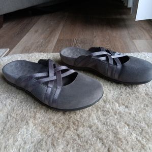 Grayish blue vionic Claire suede slip on strappy comfort sandals slides sz 7